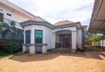 3 Bedroom Villa For Sale - Svay Dangkum, Siem Reap thumbnail