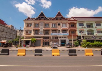 23 Bedroom Guesthouse and Land For Sale - Slor Kram, Siem Reap thumbnail