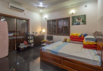 4 Bedroom Villa  For Rent - Svay Dangkum, Siem Reap thumbnail