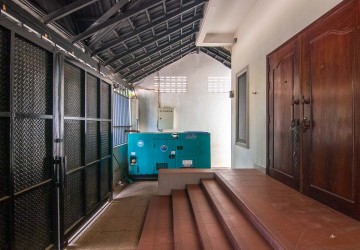 17 Bedroom Hostel Building For Rent - Wat Damnak, Siem Reap thumbnail