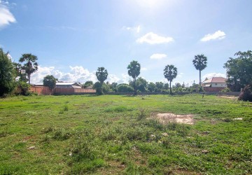 1400 Sqm Land  For Sale - Svay Dangkum, Siem Reap thumbnail