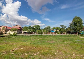 1400 Sqm Land  For Sale - Svay Dangkum, Siem Reap thumbnail