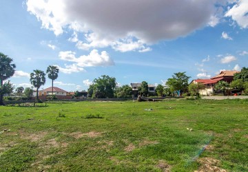 1400 Sqm Land  For Sale - Svay Dangkum, Siem Reap thumbnail