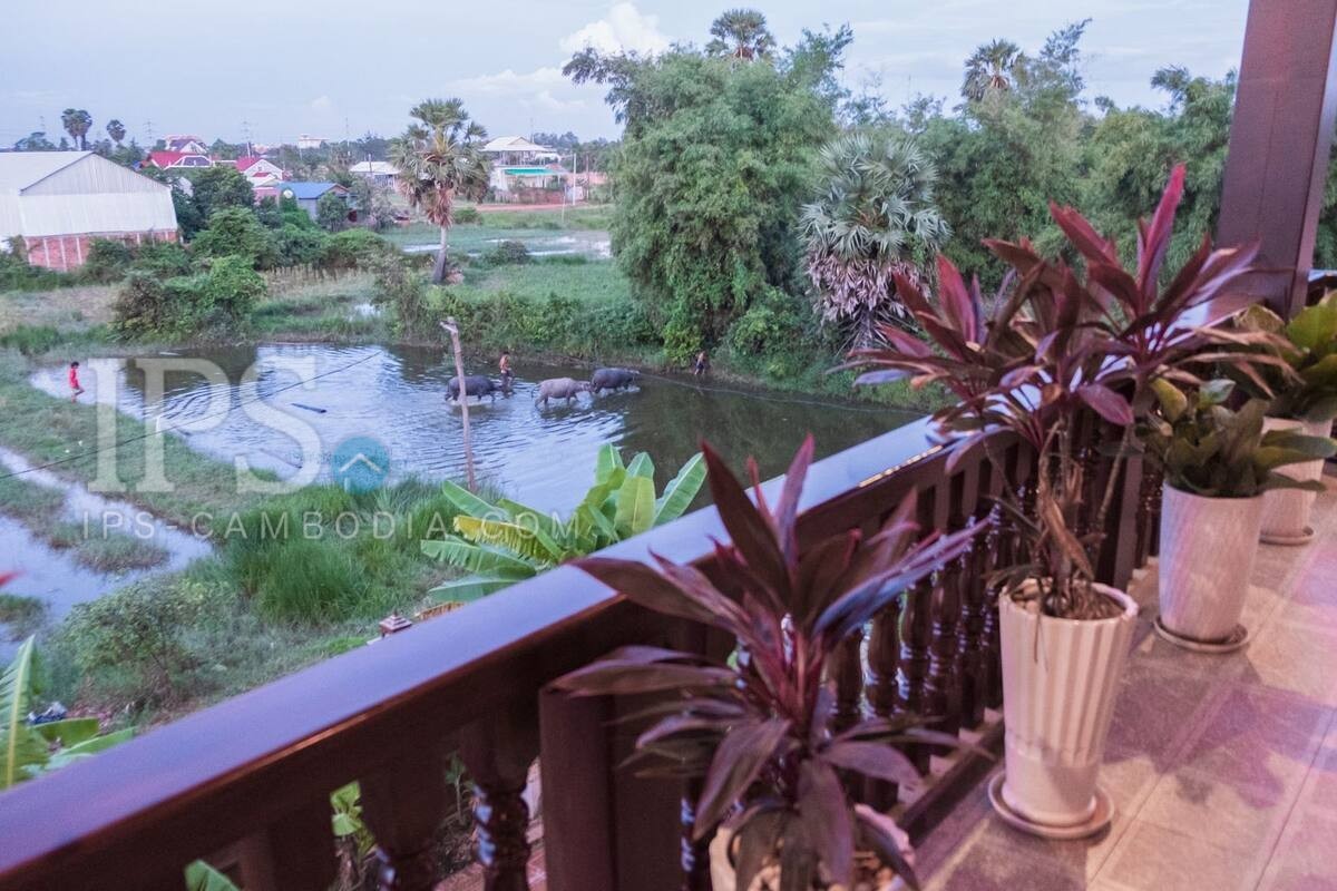 6 Bedrooom Wooden Resort For Sale - Sangkat Svay Dangkum, Siem Reap
