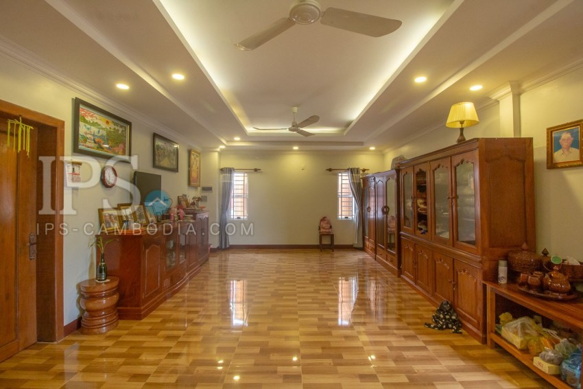 7 Bedroom Villa For Sale - Svay Dangkum, Siem Reap
