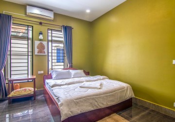 12 Bedroom Guesthouse For Sale - Night Market Area, Siem Reap thumbnail