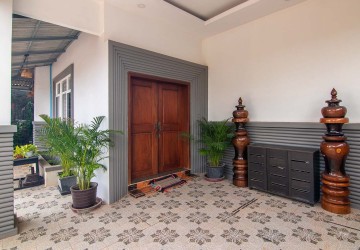 12 Bedroom Guesthouse For Sale - Night Market Area, Siem Reap thumbnail