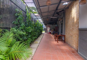 12 Bedroom Guesthouse For Sale - Night Market Area, Siem Reap thumbnail