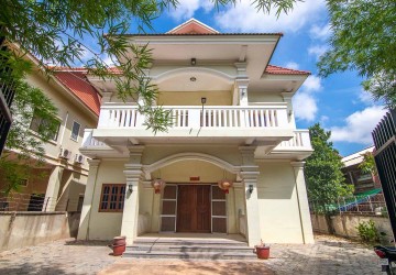 11 Bedroom Villa For Sale - Svay Dangkum, Siem Reap thumbnail