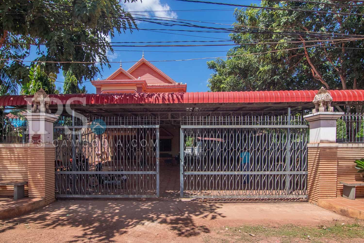 5 Bedroom Villa For Sale - Sala Kamreuk, Siem Reap