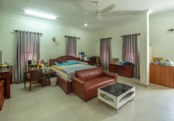 4 Bedroom Villa For Sale  - Svay Dangkum, Siem Reap thumbnail