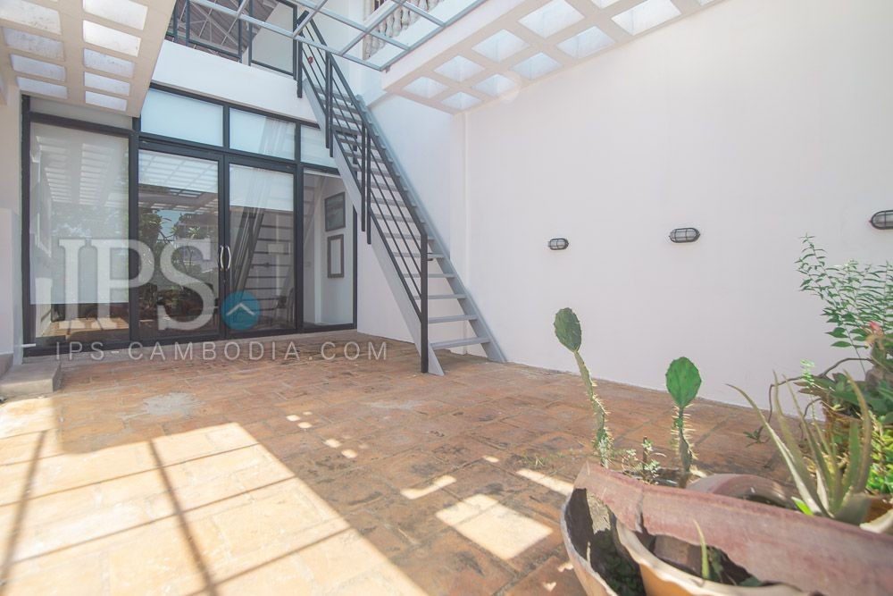 3 Storey Shophouse For Rent - Wat Phnom, Phnom Penh - Image 9