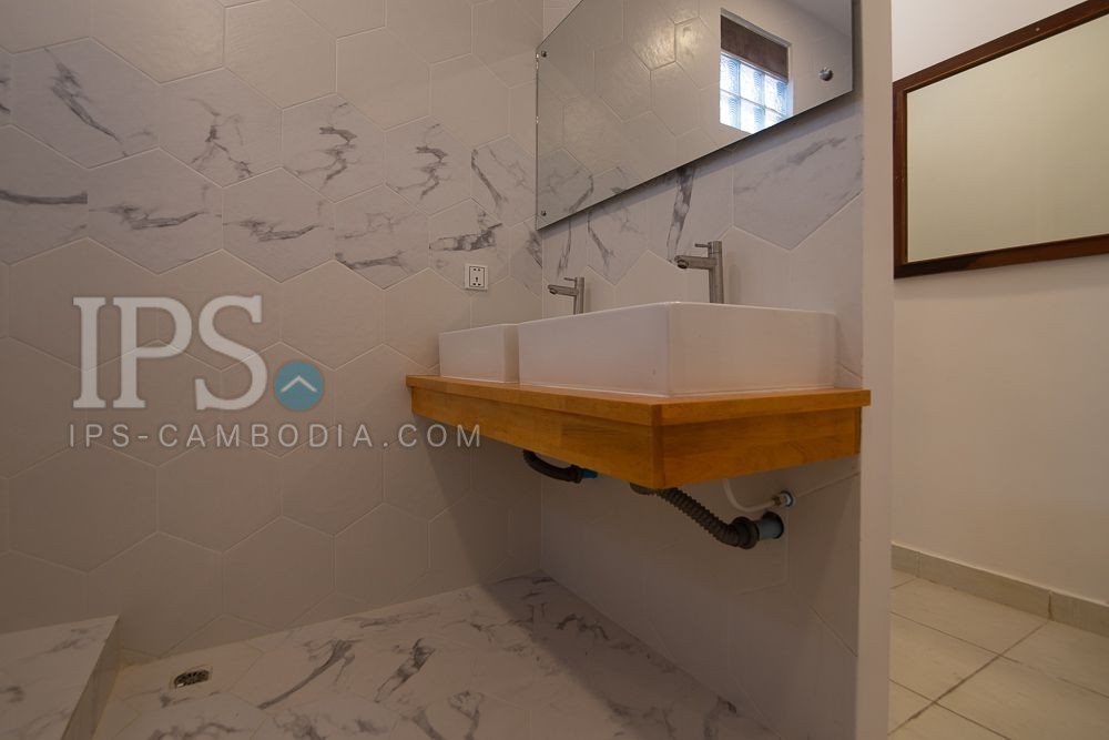 3 Storey Shophouse For Rent - Wat Phnom, Phnom Penh - Image 6
