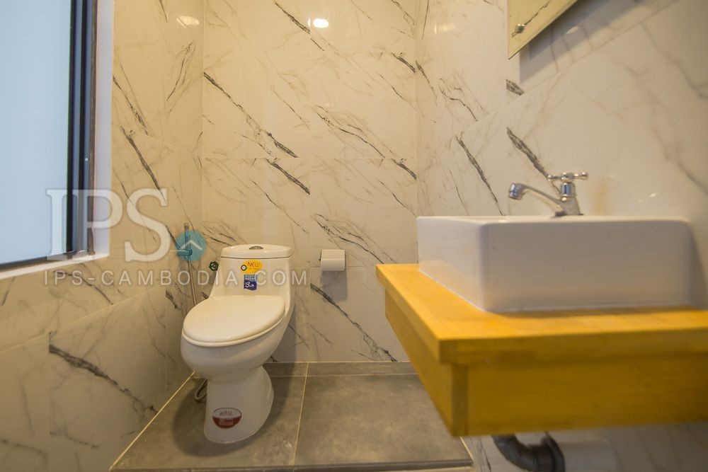 3 Storey Shophouse For Rent - Wat Phnom, Phnom Penh - Image 18