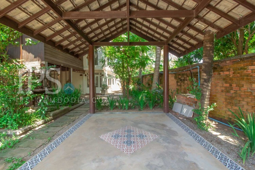 4 Bedroom Villa For Sale- Svay Dangkum, Siem Reap