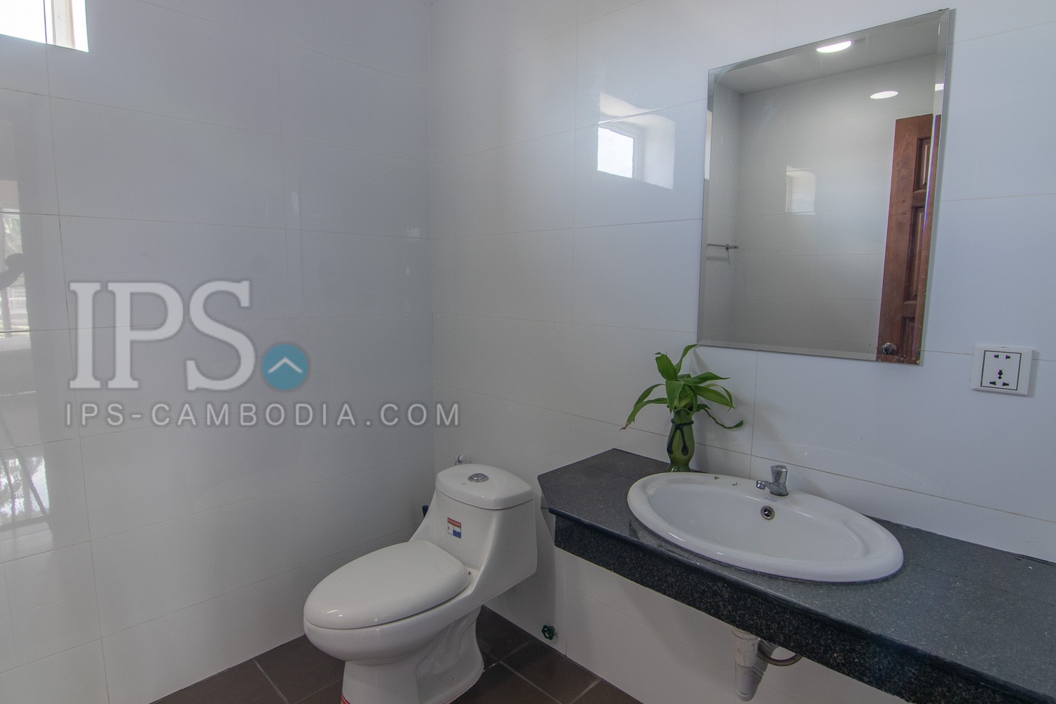 3 Bedroom Flat For Rent - Svay Dangkum, Siem Reap - Image 16