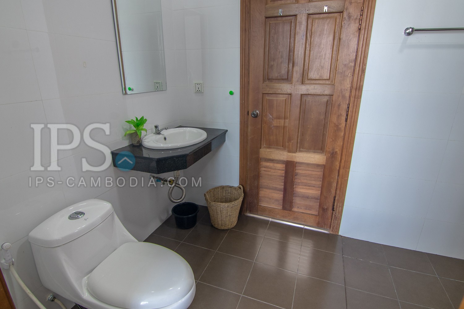3 Bedroom Flat For Rent - Svay Dangkum, Siem Reap - Image 22