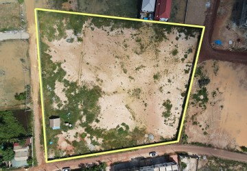 1 Hectare Land  For Sale - Svay Dangkum, Siem Reap thumbnail