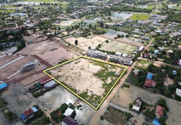 1 Hectare Land  For Sale - Svay Dangkum, Siem Reap thumbnail