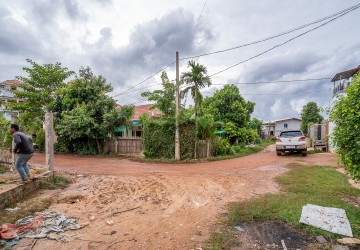 5 Bedroom House For Sale - Svay Dangkum, Siem Reap thumbnail