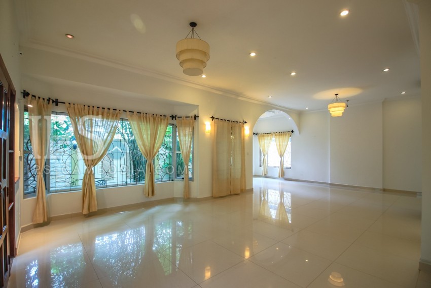 3 Bedroom Villa For Rent - Bassac Garden City, Tonle Bassac, Phnom Penh