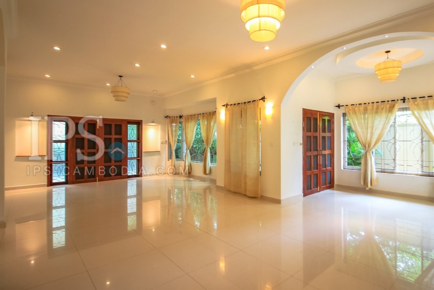 3 Bedroom Villa For Rent - Bassac Garden City, Tonle Bassac, Phnom Penh