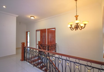 3 Bedroom Villa For Rent - Bassac Garden City, Tonle Bassac, Phnom Penh thumbnail