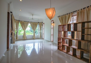 3 Bedroom Villa For Rent - Bassac Garden City, Tonle Bassac, Phnom Penh thumbnail