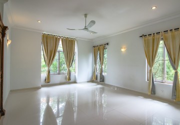 3 Bedroom Villa For Rent - Bassac Garden City, Tonle Bassac, Phnom Penh thumbnail