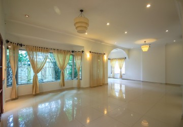 3 Bedroom Villa For Rent - Bassac Garden City, Tonle Bassac, Phnom Penh thumbnail