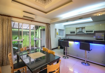 3 Bedroom Villa For Rent - Tonle Bassac, Phnom Penh thumbnail