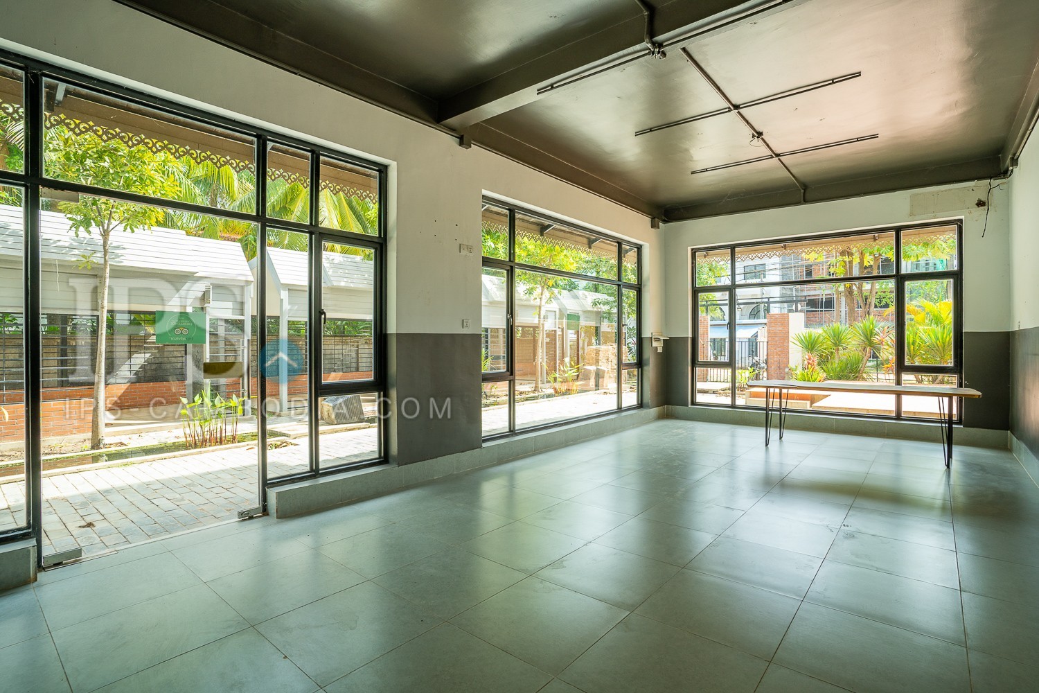 7 Bedroom Flat For Sale - Sala Kamreuk, Siem Reap - Image 4