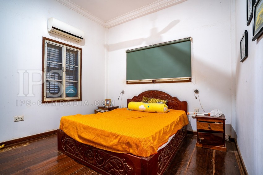 4 Bedroom Wooden House For Sale - Sala Kamreuk, Siem Reap