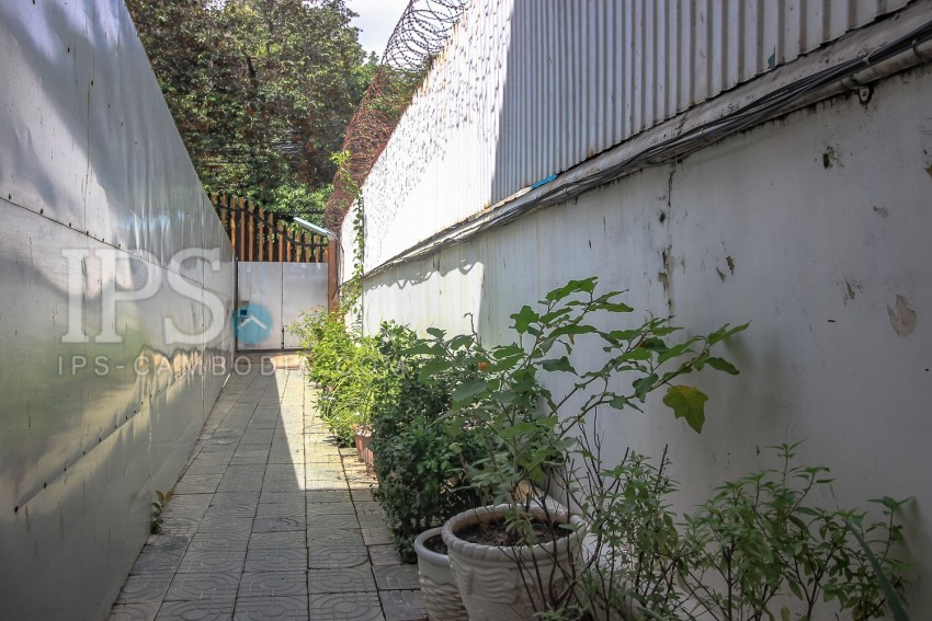 3 Bedroom Townhouse For Rent in Tonle Bassac, Phnom Penh