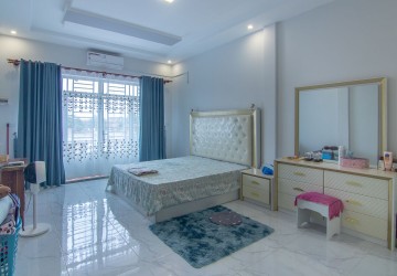 4 Bedroom Flat For Sale - Svay Dangkum, Siem Reap thumbnail