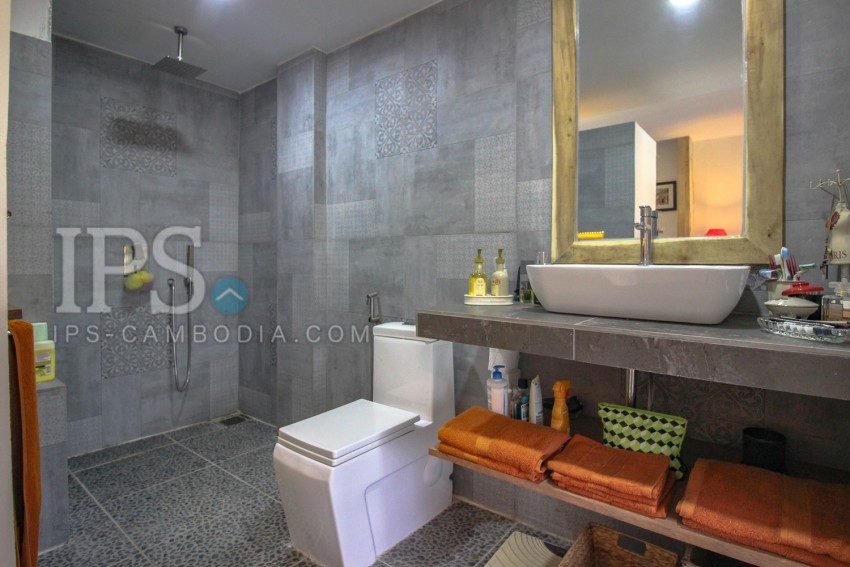 Duplex 2 Bedroom Renovated Apartment For Rent - 7 Makara, Phnom Penh