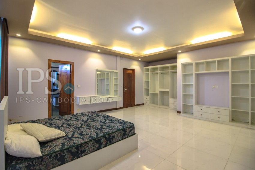 8 Bedroom Villa For Rent - Tonle Bassac, Phnom Penh