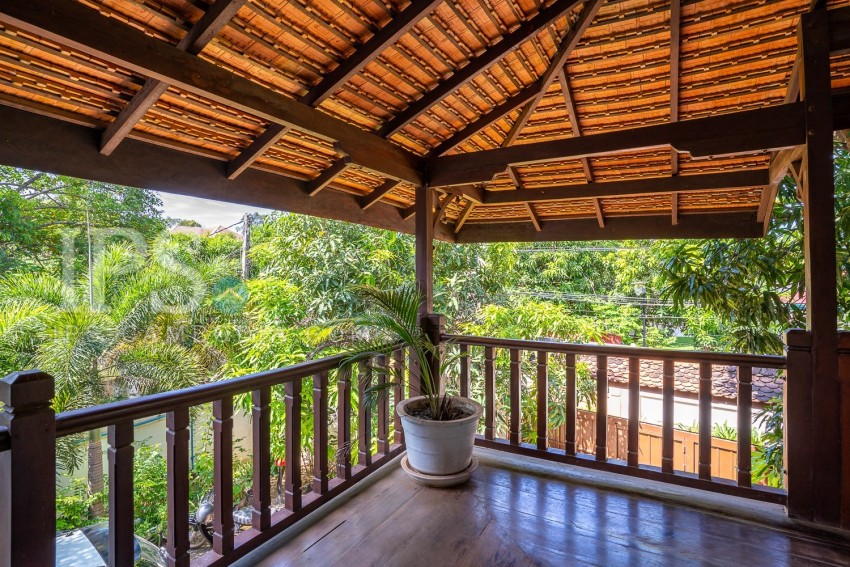 6 Bedroom Wooden Villa For Sale - Slor Kram, Siem Reap