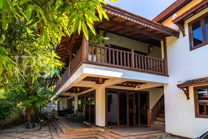 6 Bedroom Wooden Villa For Sale - Slor Kram, Siem Reap