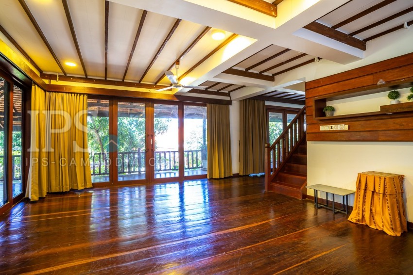 6 Bedroom Wooden Villa For Sale - Slor Kram, Siem Reap