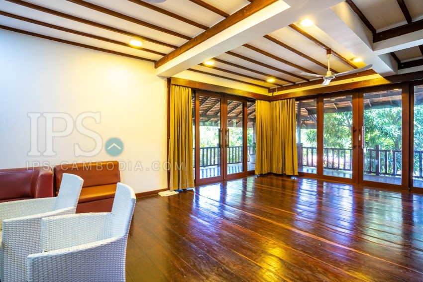 6 Bedroom Wooden Villa For Sale - Slor Kram, Siem Reap