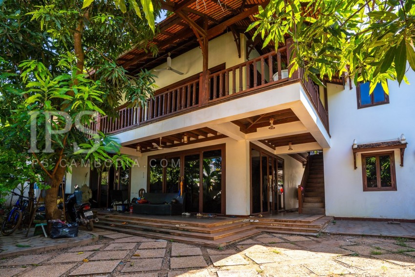 6 Bedroom Wooden Villa For Sale - Slor Kram, Siem Reap