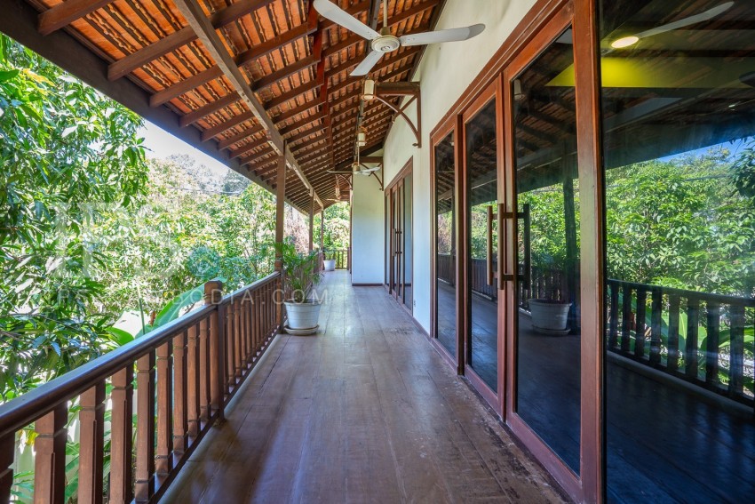 6 Bedroom Wooden Villa For Sale - Slor Kram, Siem Reap