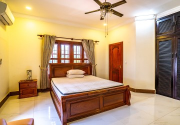 6 Bedroom Villa for Rent in Sala Kamreuk, Siem Reap thumbnail
