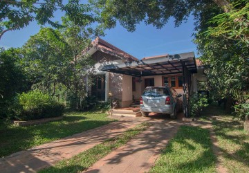 2 Bedroom Villa For Rent - Slor Kram, Siem Reap thumbnail