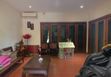 2 Bedroom Villa For Rent - Slor Kram, Siem Reap thumbnail