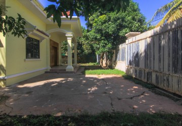 3 Bedroom House For Rent - Svay Dangkum, Siem Reap thumbnail