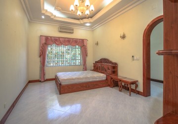 11 Room Commercial Villa For Rent - Daun Penh, Phnom Penh thumbnail