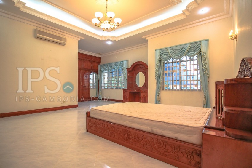 11 Room Commercial Villa For Rent - Daun Penh, Phnom Penh