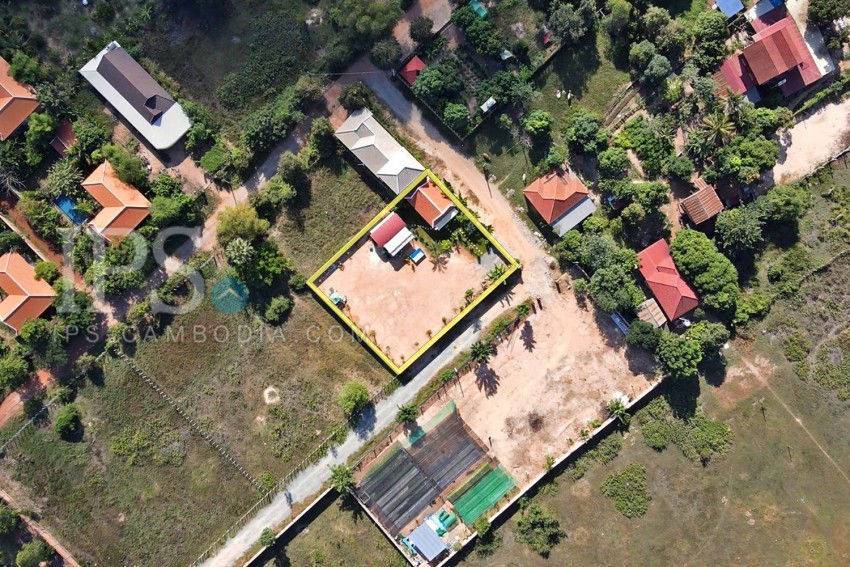 1018 Sqm Corner Land With Villa For Sale - Svay Dangkum, Siem Reap
